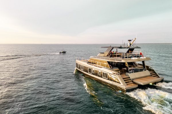 inspect the yacht